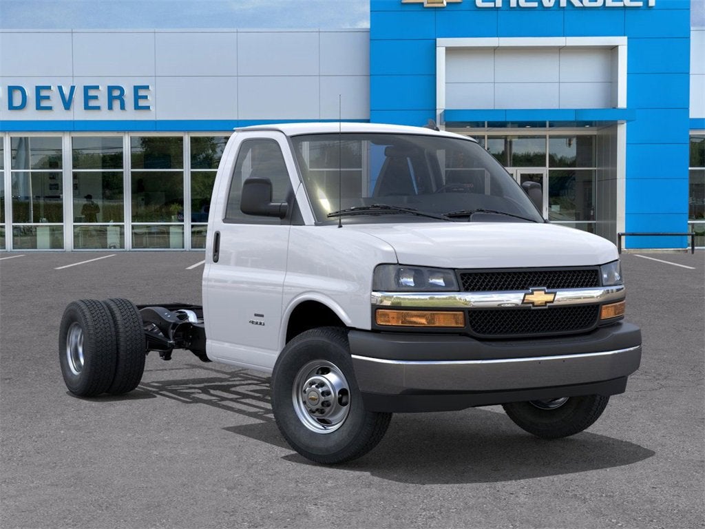 2025 Chevrolet Express Cutaway 3500 1WT