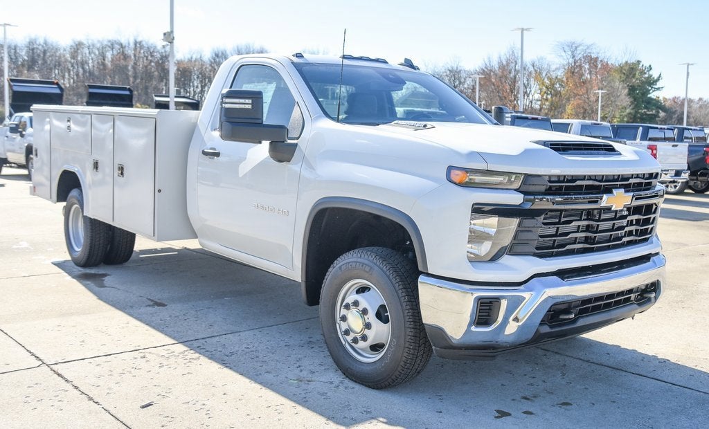2025 Chevrolet Silverado 3500 HD Chassis Cab Work Truck