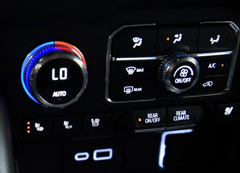 2024 GMC Yukon XL SLT