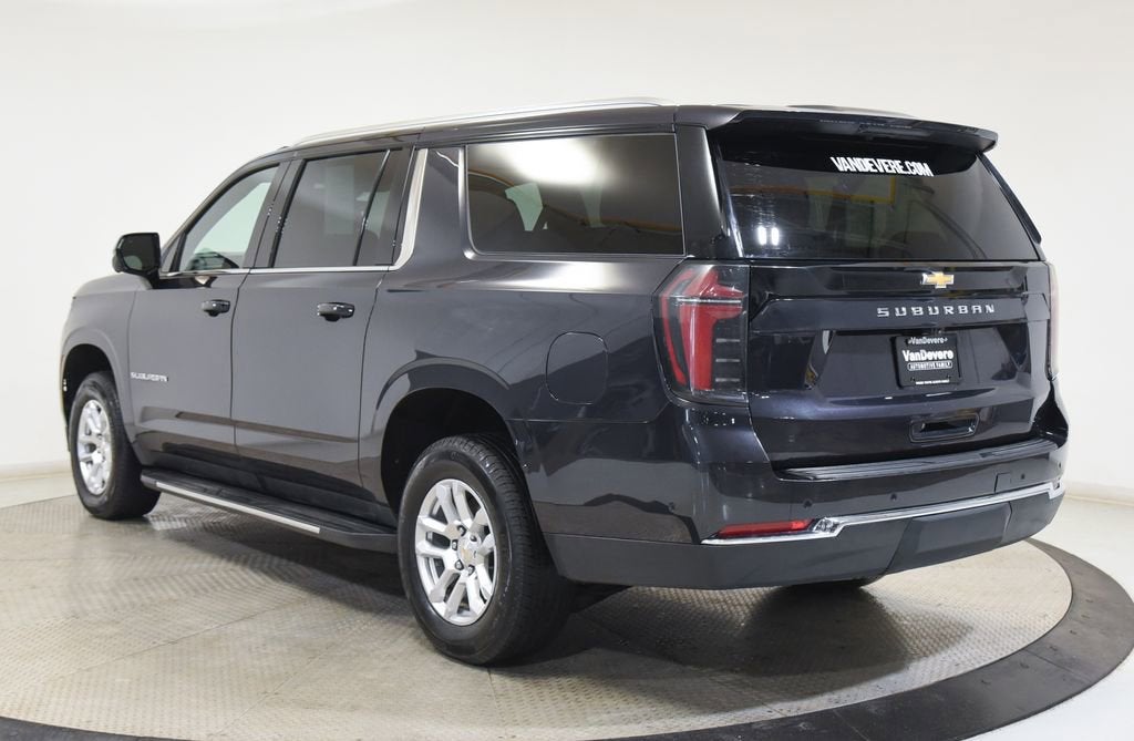 2025 Chevrolet Suburban LS