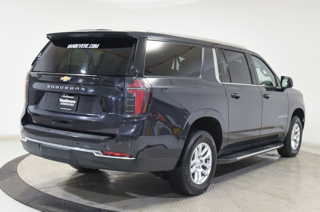 2025 Chevrolet Suburban LS