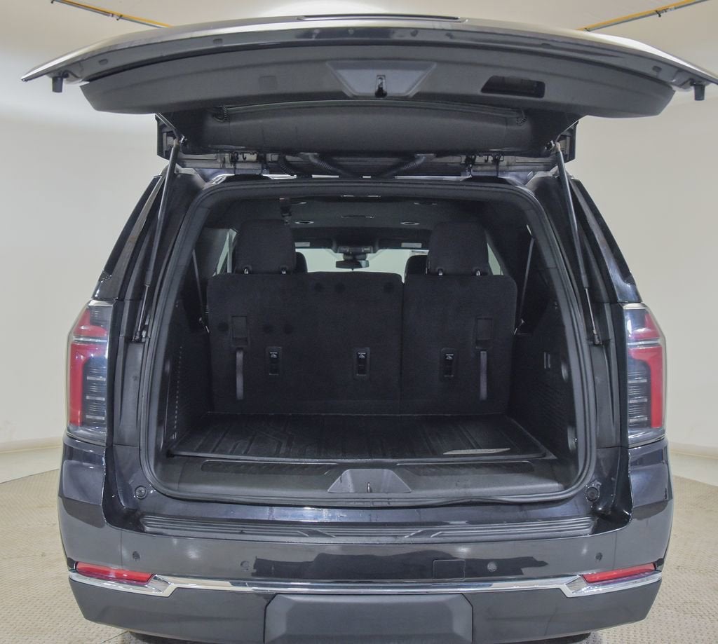 2025 Chevrolet Suburban LS