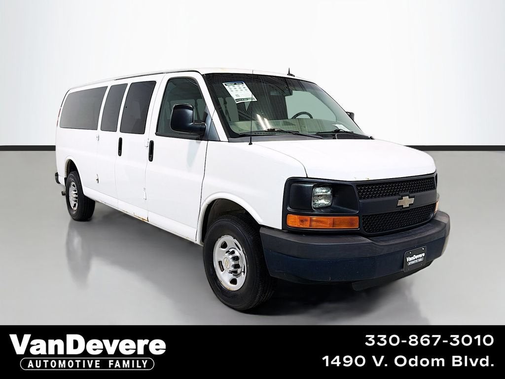 2013 Chevrolet Express Passenger 3500 LS