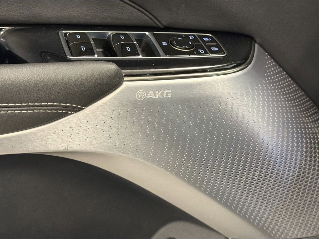 2024 Cadillac LYRIQ Sport 2