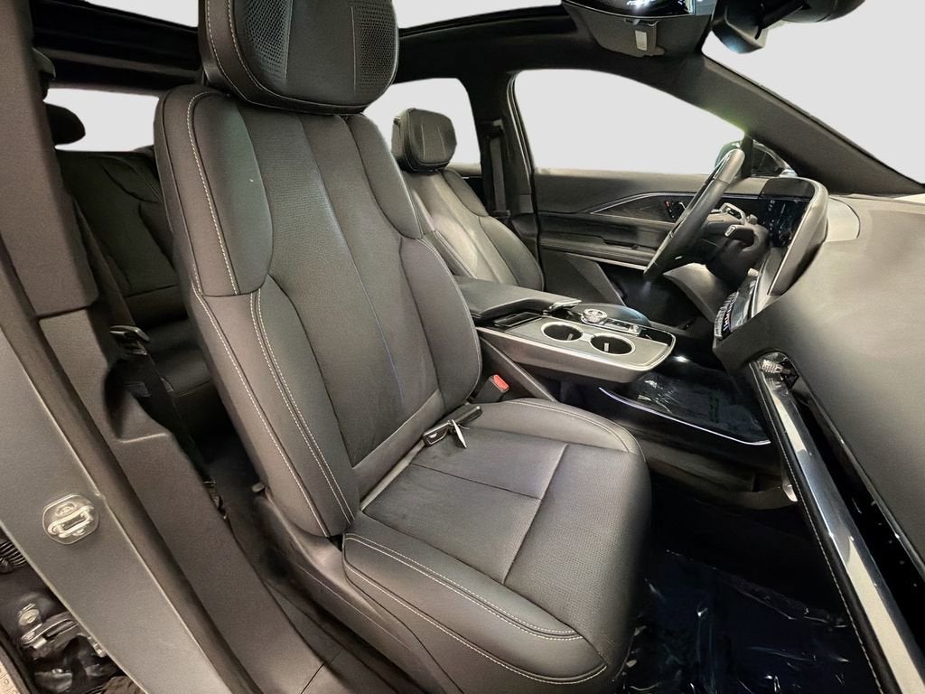 2024 Cadillac LYRIQ Sport 2