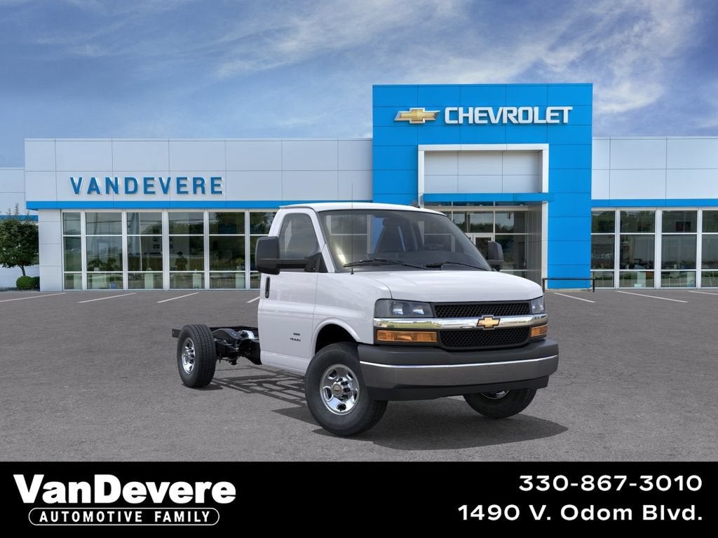 2026 Chevrolet Express Cutaway 3500 1WT