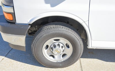 2025 Chevrolet Express Cutaway 3500 1WT