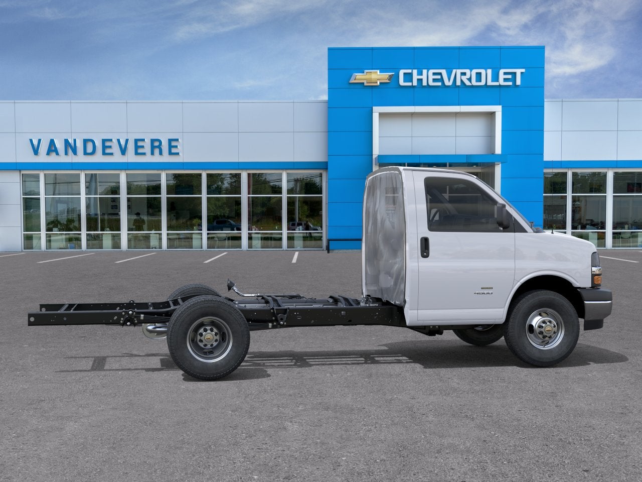 2026 Chevrolet Express Cutaway 3500 1WT
