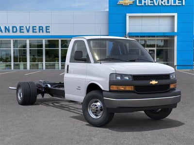 2025 Chevrolet Express Cutaway 3500 1WT