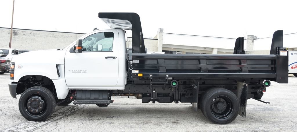 2023 Chevrolet Silverado 5500 HD Work Truck