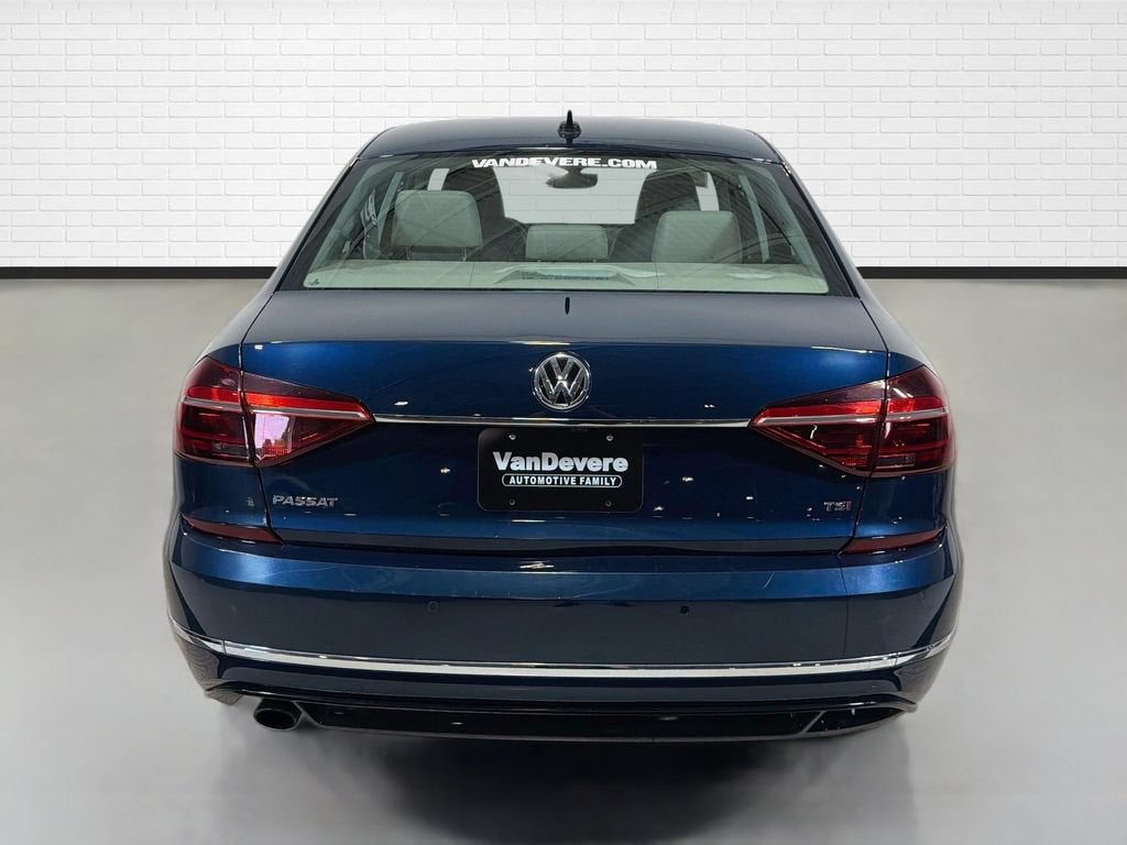 2019 Volkswagen Passat 2.0T SE R-Line