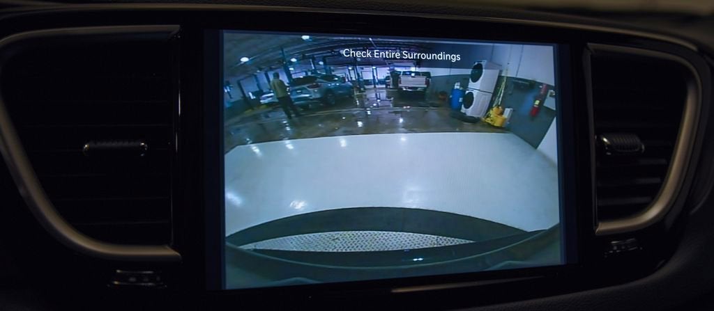 2025 Chrysler Pacifica Select