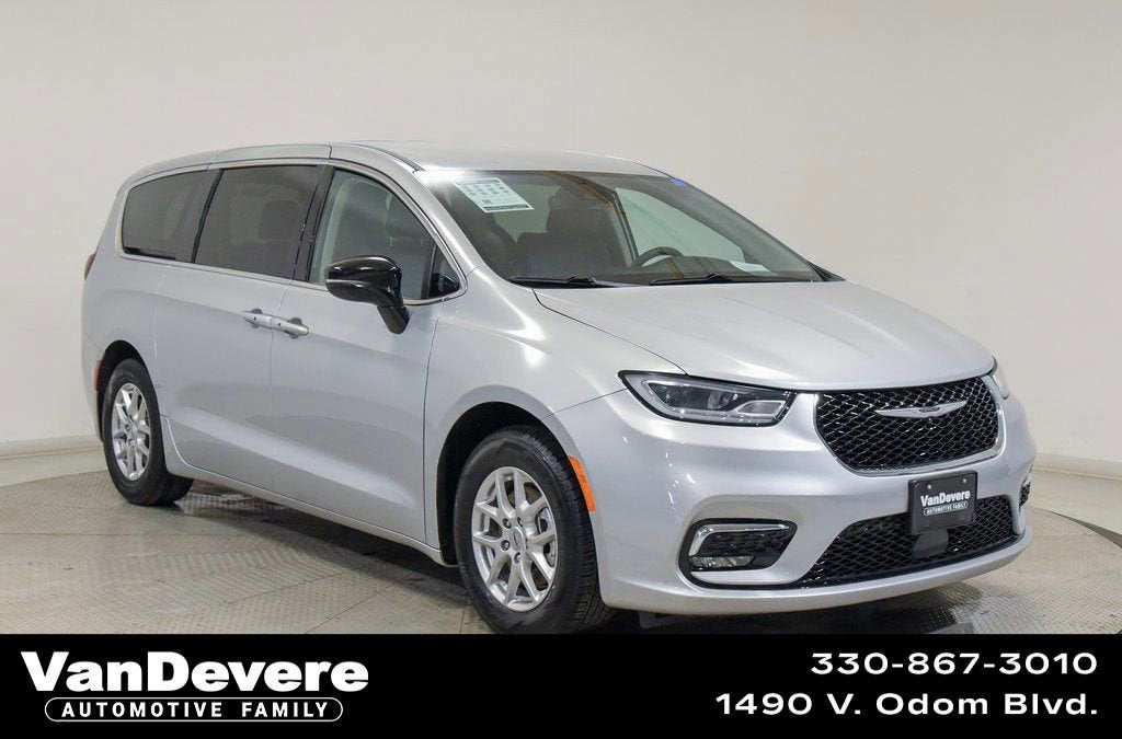 2024 Chrysler Pacifica Touring L