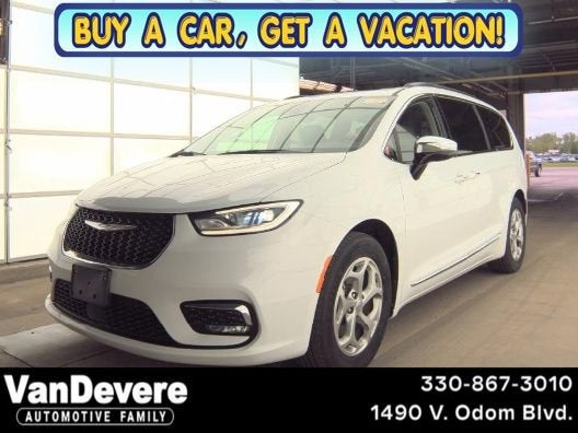 2023 Chrysler Pacifica Limited's photo
