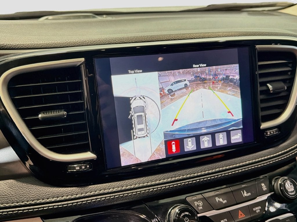 2023 Chrysler Pacifica Hybrid Touring L