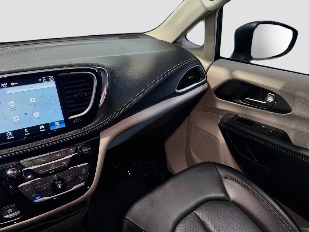 2023 Chrysler Pacifica Hybrid Touring L