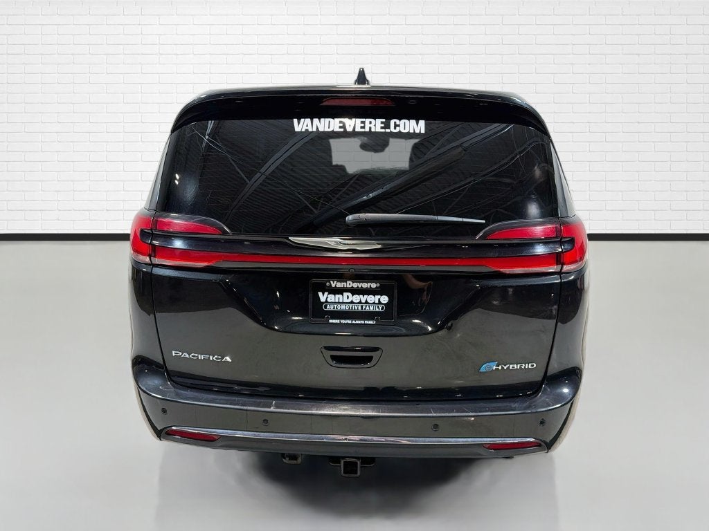 2023 Chrysler Pacifica Hybrid Touring L