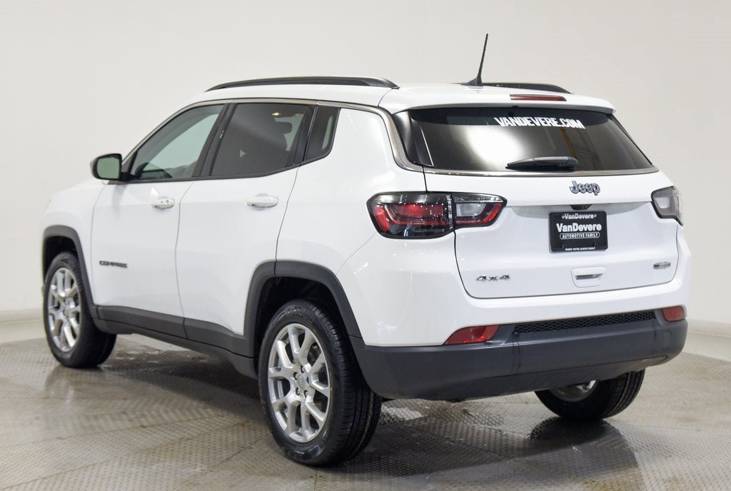 2022 Jeep Compass Latitude Lux