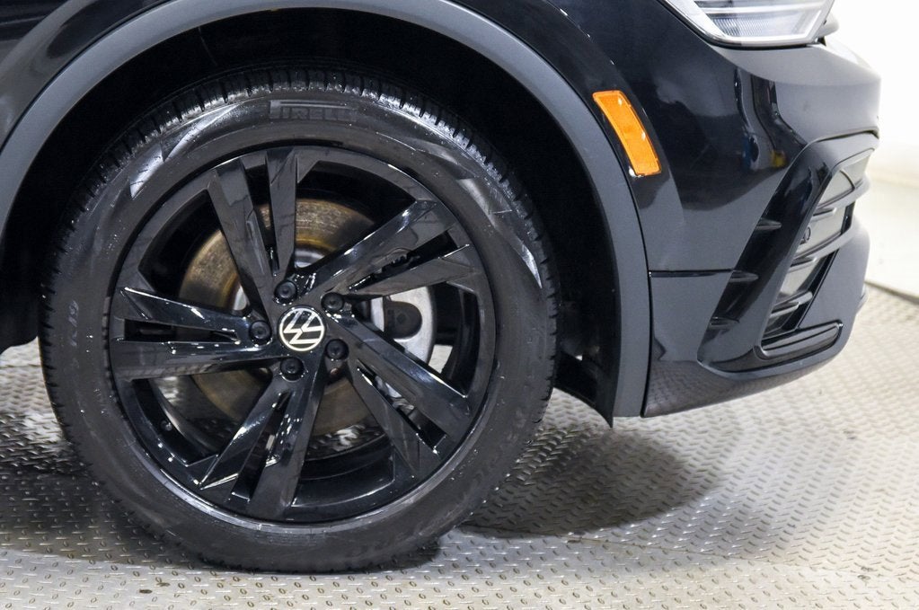 2024 Volkswagen Tiguan SE R-Line Black
