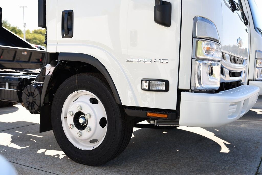 2025 Chevrolet Low Cab Forward 4500 HG NA