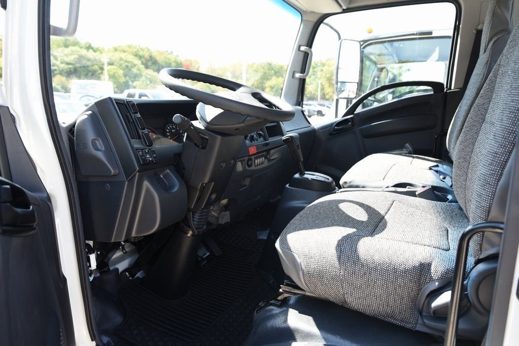 2025 Chevrolet Low Cab Forward 4500 HG NA