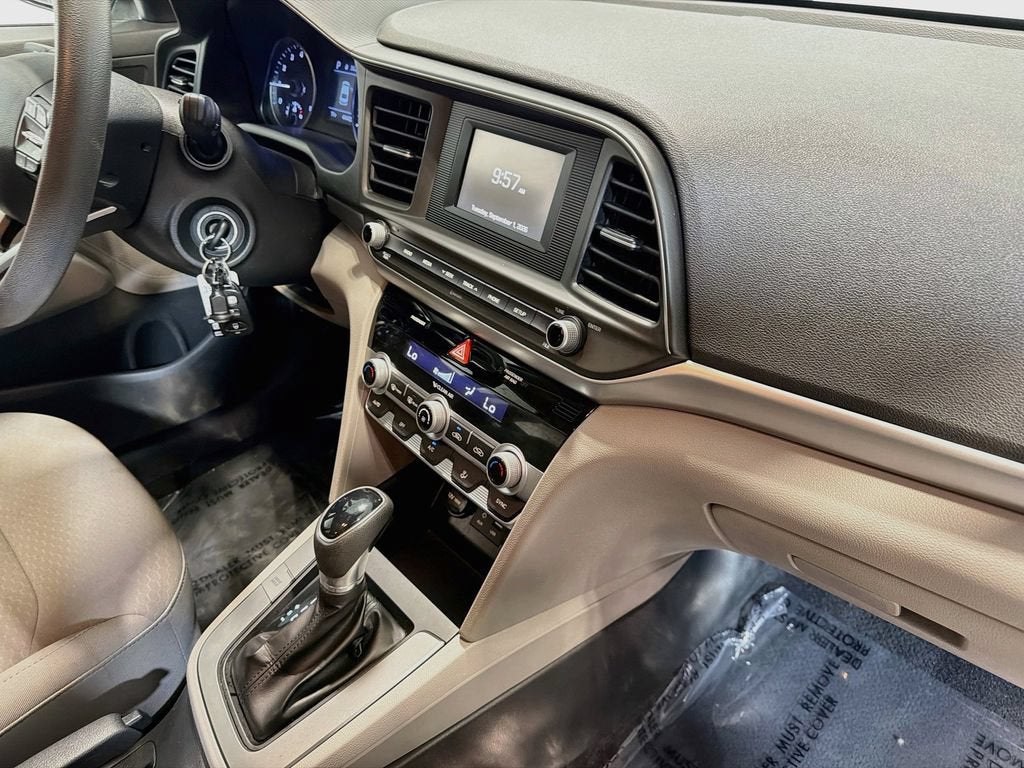 2020 Hyundai Elantra SE