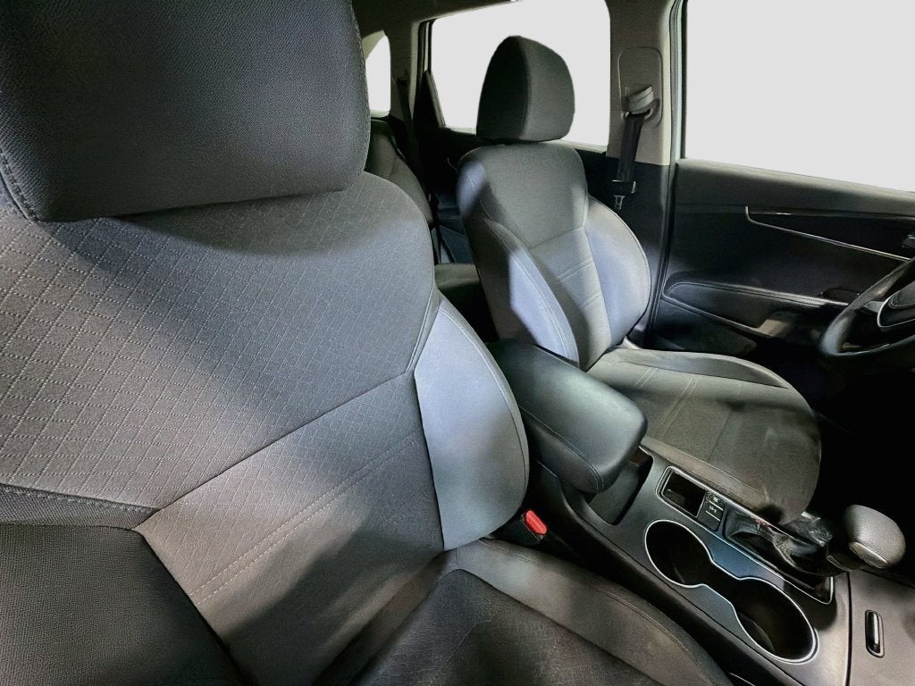 2020 Kia Sorento LX V6