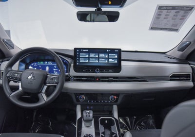 2025 Mitsubishi Outlander SE