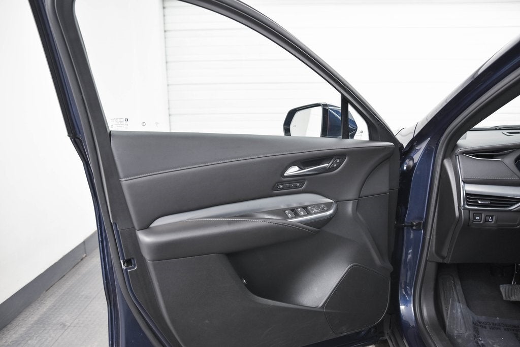 2022 Cadillac XT4 Premium Luxury