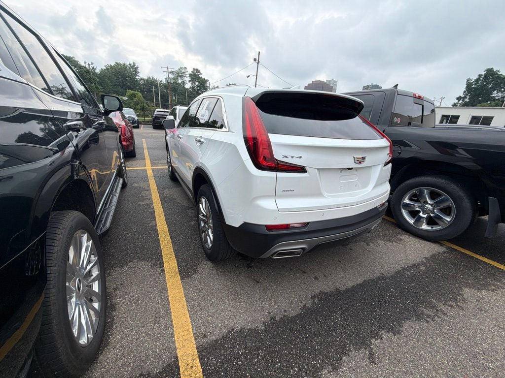 2023 Cadillac XT4 Premium Luxury