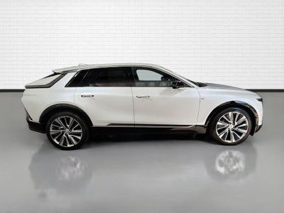 2025 Cadillac LYRIQ Luxury 3