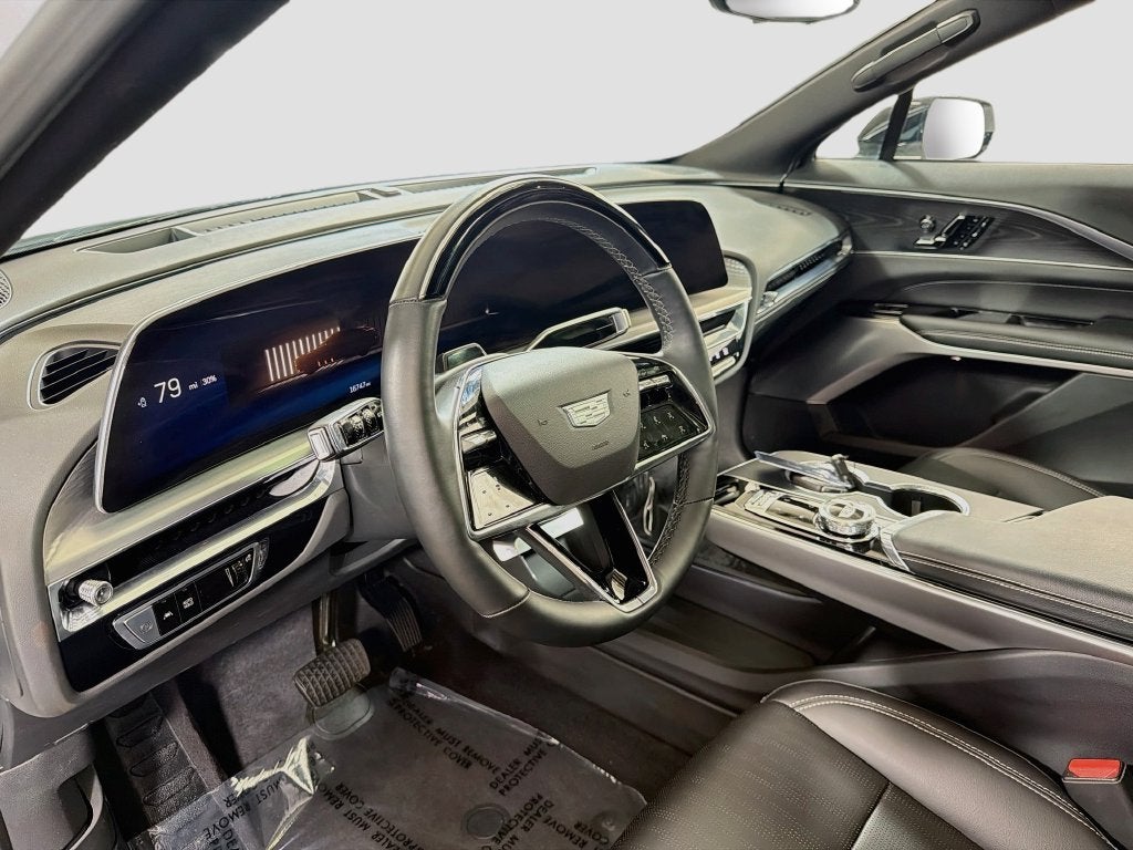2025 Cadillac LYRIQ Luxury 3