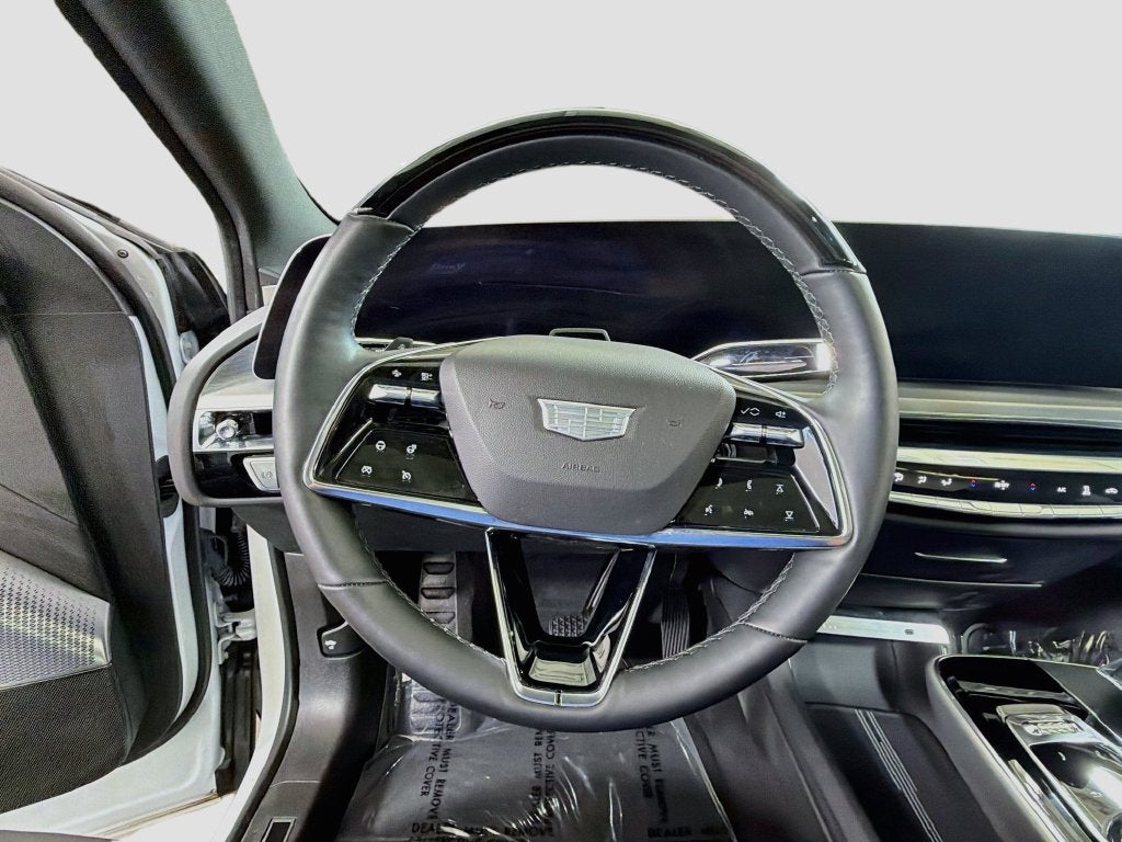 2025 Cadillac LYRIQ Luxury 3