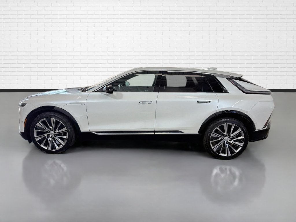 2025 Cadillac LYRIQ Luxury 3