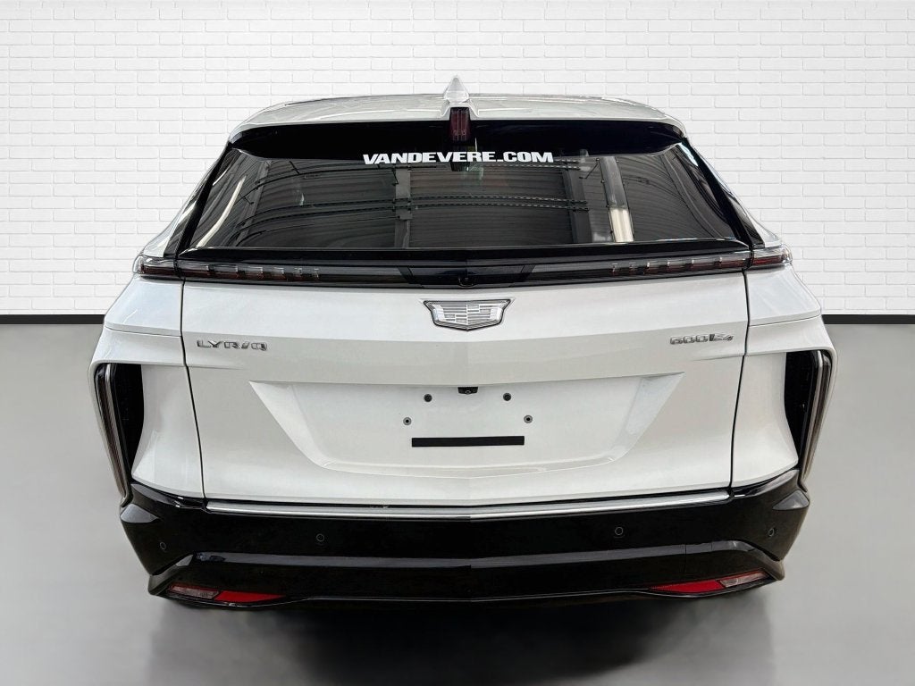 2025 Cadillac LYRIQ Luxury 3