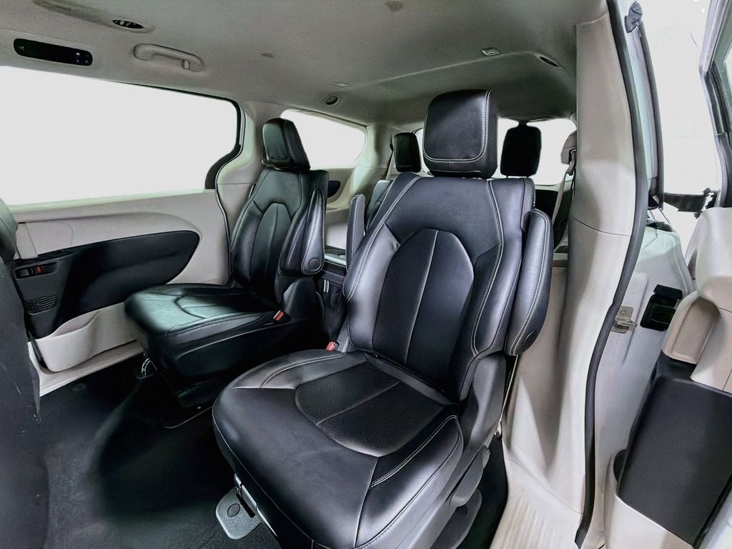 2024 Chrysler Pacifica Hybrid Select