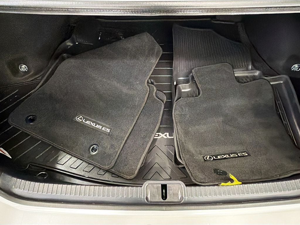 2024 Lexus ES 300h Luxury