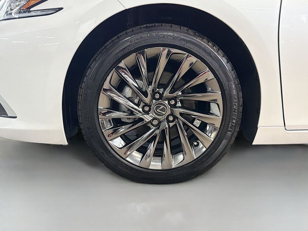 2024 Lexus ES 300h Luxury