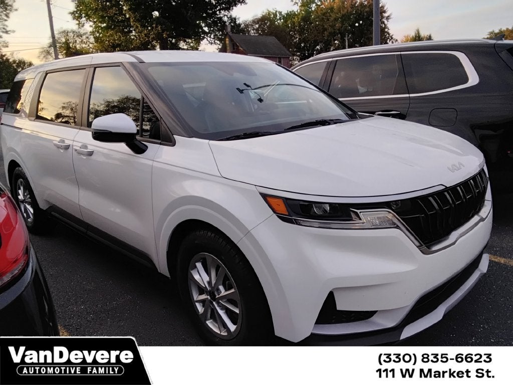 2024 Kia Carnival LX
