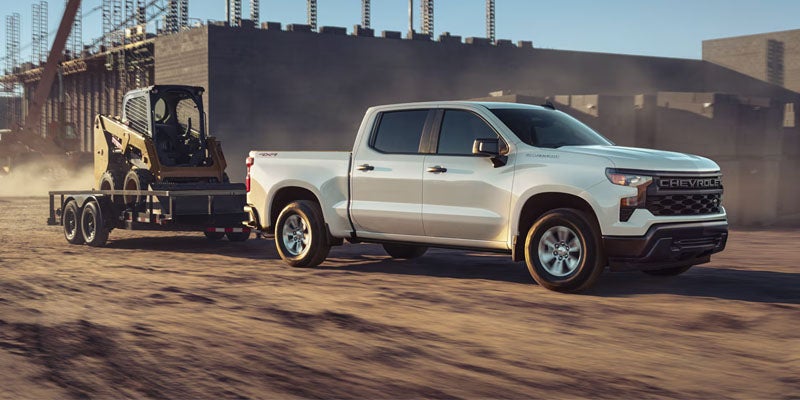 Chevrolet Silverado towing trailer equipment