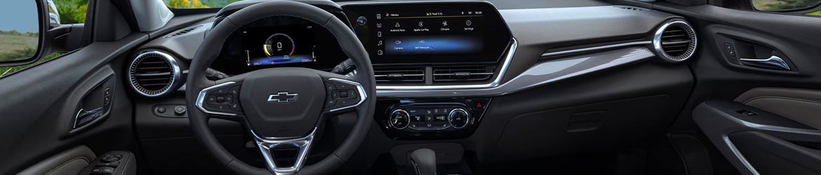 2026 Chevrolet Trax infotainment touchscreen with smartphone integration for connected drives in Akron, OH